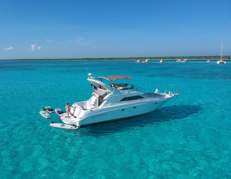 rent a yacht playa del carmen