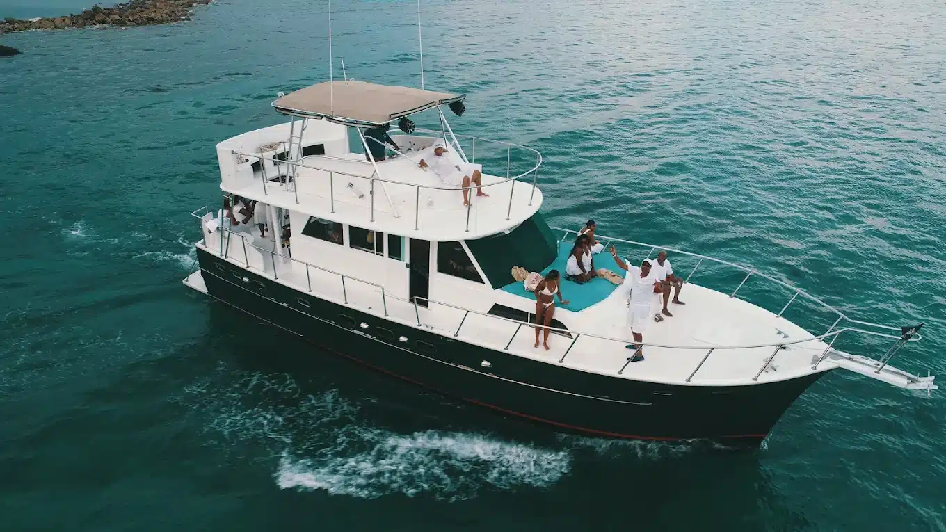 what to expect on a yacht rental