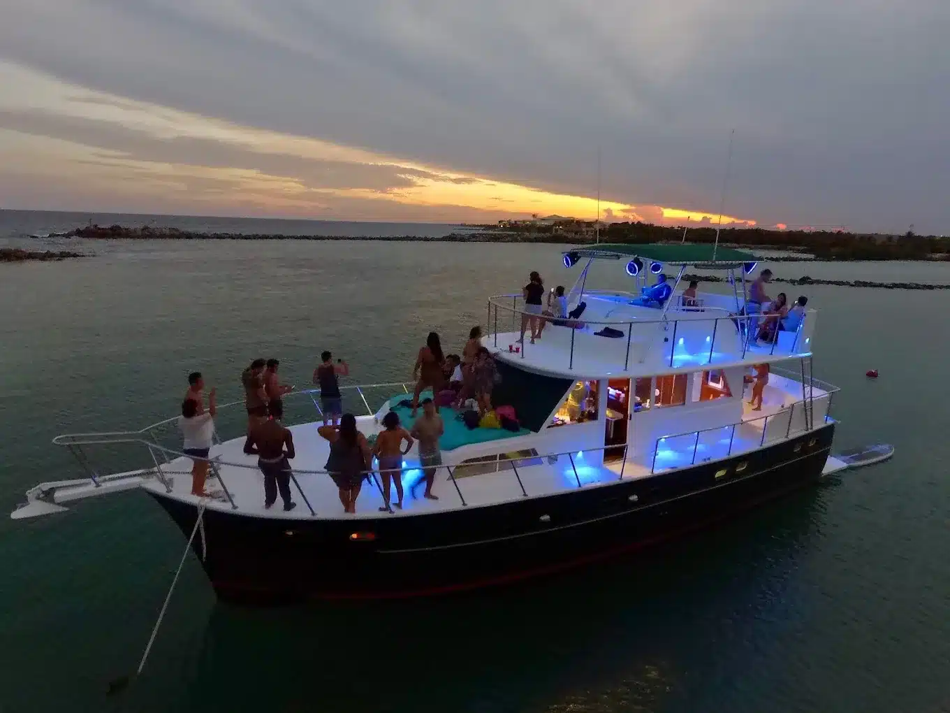 Bachelorette party boat Riviera Maya